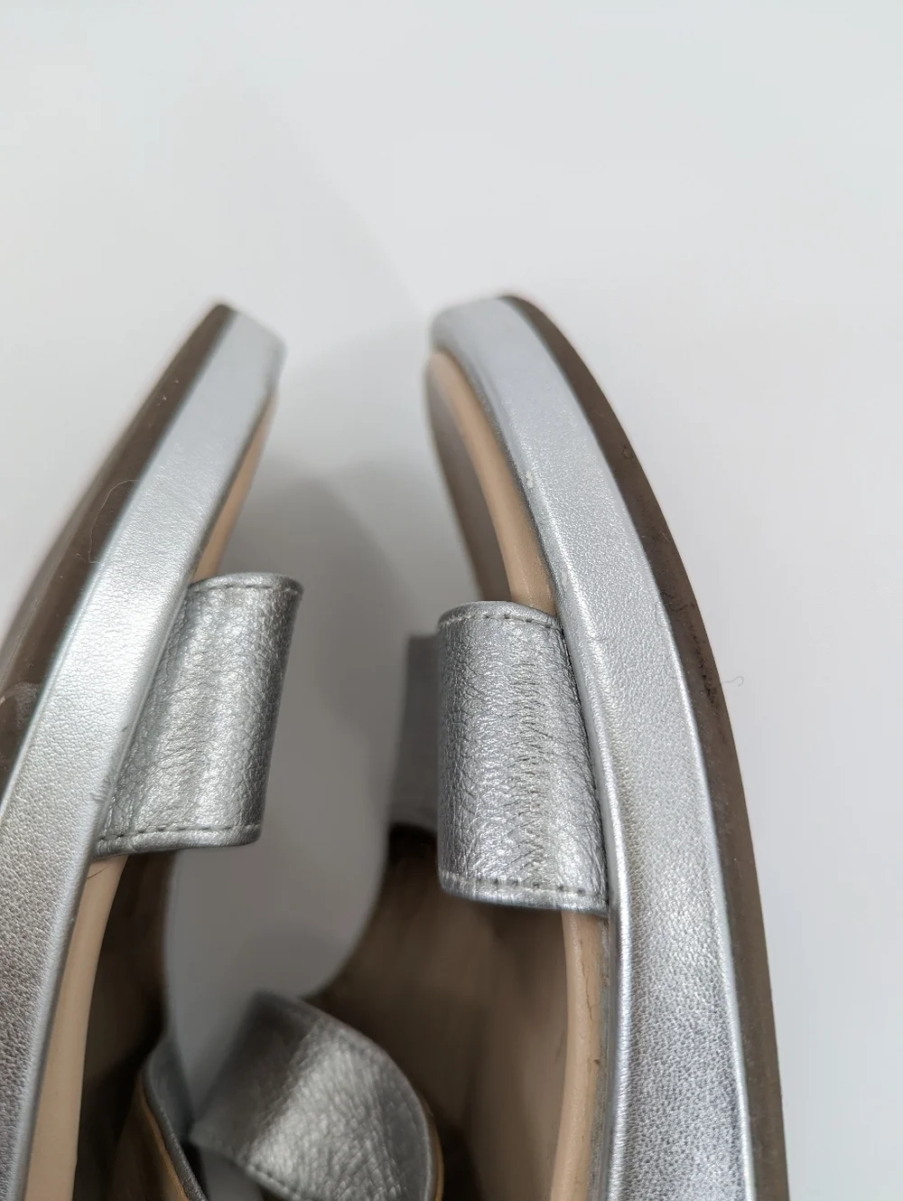 Vionic Madera Silver Metallic Slingback Flat Sandals Leather Flatform 10M Comfy